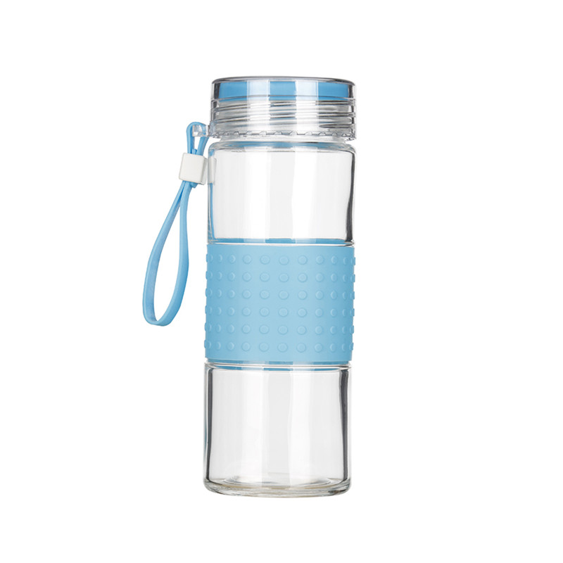 زجاج البورسليكات زجاجة مياه قابلة لإعادة الاستخدام مع غطاء سيليكون